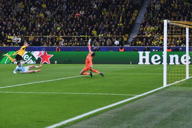 Soccer UEFA Champions League Matchday 6 Borussia Dortmund FK Bodö Glimt on 10 12 2025 at Signal Iduna Park in Dortmund Goal Shot Goal to 1 0 by Julian Brandt Dortmund xRx