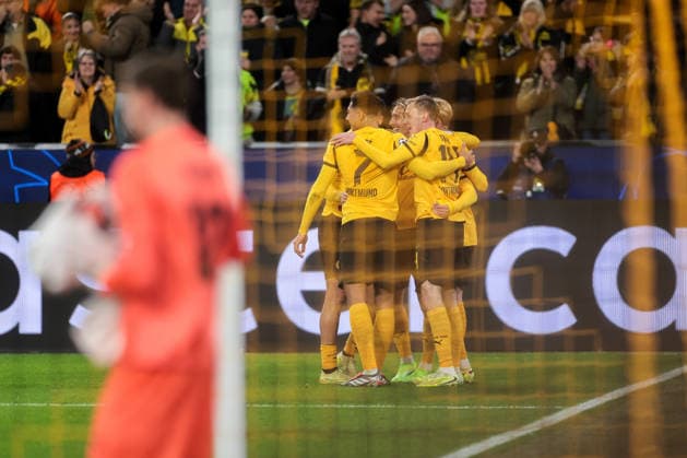 10 12 2025, Football, Season 2025 2026, UEFA Champions League, Matchday 6, Borussia Dortmund FK Bodo Glimt, BVB players celebrate the 1-0 goal by Julian Brandt Borussia Dortmund , Dortmund Signal Iduna Park NRW Germany xRHR PHOTO DEx Copyright: DennisxEwert RHR-FOTOx RHR-FOTO DE
