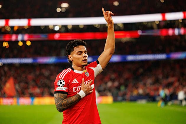 Richard Rios seen celebrating after scoring goal during Champions League league phase game between SL Benfica and SSC Napoli (Maciej Rogowski Ball Raw Images) Lisbon Estadio da Luz Portugal Copyright: xMaciejxRogowskix maciejrogowski_benfica_napoli_2526-18