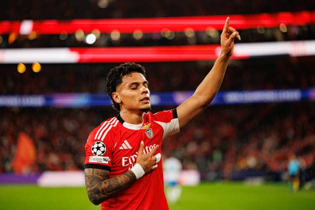 Richard Rios seen celebrating after scoring goal during Champions League league phase game between SL Benfica and SSC Napoli (Maciej Rogowski Ball Raw Images) Lisbon Estadio da Luz Portugal Copyright: xMaciejxRogowskix maciejrogowski_benfica_napoli_2526-22