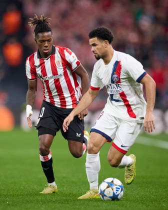 December 10, 2025, Bilbao, Vizcaya, SPAIN: Nico Williams of Athletic Club competes for the ball with Warren Zaire-Emery of Paris Saint-Germain during the UEFA Champions League 2025-26 League Phase MD6 match between Athletic Club and Paris Saint-Germain FC at San Mames on December 10, 2025, in Bilbao, Spain. Bilbao SPAIN - ZUMAa181 20251210_zaa_a181_137 Copyright: xRicardoxLarreinax