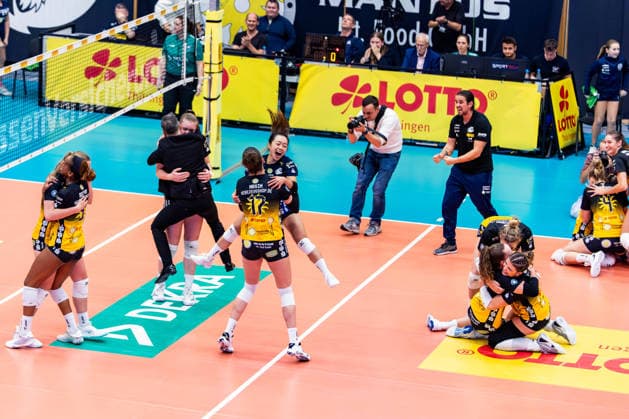 10 12 2025, GER, Volleyball, Women, Season 25 26, ZOI DVV Pokal, Semifinal, VfB 91 Suhl Lotto Thueringen Dresdner SC VfB Suhl wins the cup semifinal against Dresdner SC with 3 2 sets 98527 Suhl Sporthalle Wolfsgrube Thüringen Germany