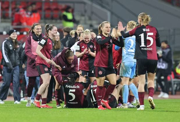 10 12 2025 Soccer season 2025 2026 1 Womens Soccer Bundesliga 11 Matchday 1 FC Nuremberg FCN Club SG Eintracht Frankfurt SGE Sportfoto Zink DaMa xdaxmax cheering joy after the end of the match Team Team of FCN cheers joy after the end of the match