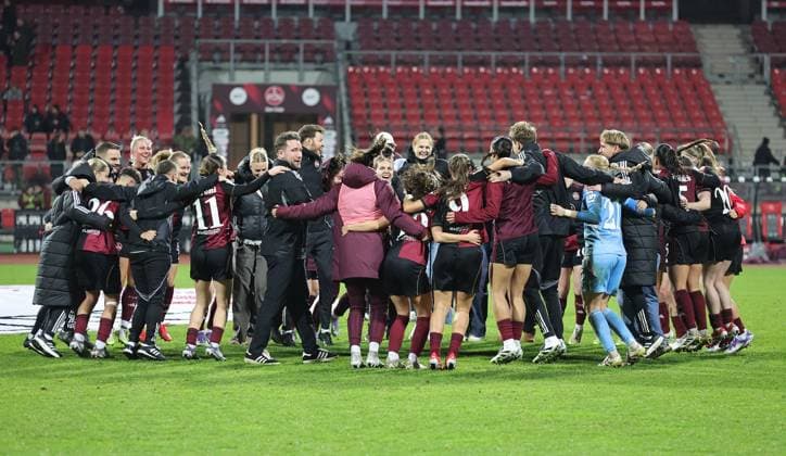 10 12 2025 Soccer Season 2025 2026 1 Womens Soccer Bundesliga 11 Matchday 1 FC Nuremberg FCN Club SG Eintracht Frankfurt SGE Sportfoto Zink DaMa xdaxmax Cheering joy after the end of the match Thomas Oostendorp Coach 1 FC Nuremberg FCN and team Team of FCN cheers joy after the end of the match
