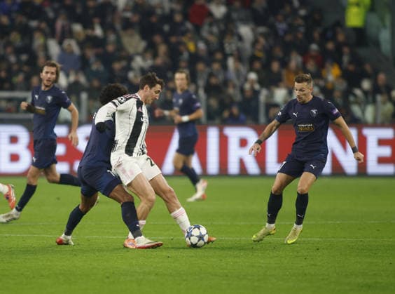 Andrea Cambiaso of Juventus FC during the Uefa Champions League,2025 26 season, football match between Juventus FC and Pafos FC, on 10 December 2025 at Allianz Stadium, Turin, Italy. Photo Nderim KACELI  Copyright: xNderimxKaceli IPAxSportx xipa-agency.netx xx IPA_69004422 IPA_Agency_IPA69004422