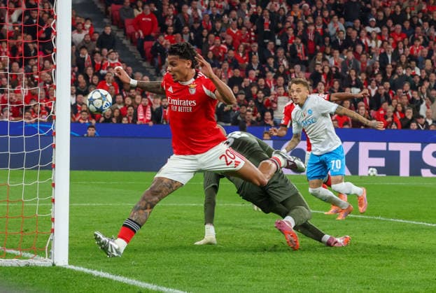 December 10, 2025, Lisbona, Lisbona, PORTOGALLO: Goal the Richard RoÂ­os of Benfica During the pre-match press conference, PK, Pressekonferenz on December 10, 2025, between FC Benfica and SCC Napoli in the Champions League at the Da Luz Stadium in Lisbon..In the photo: Lisbona PORTOGALLO - ZUMAs236 20251210_aap_s236_019 Copyright: xFabioxSassox