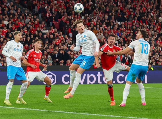 December 10, 2025, Lisbona, Lisbona, PORTOGALLO: Scott McTominay of SSC Napoli During the pre-match press conference, PK, Pressekonferenz on December 10, 2025, between FC Benfica and SCC Napoli in the Champions League at the Da Luz Stadium in Lisbon..In the photo: Lisbona PORTOGALLO - ZUMAs236 20251210_aap_s236_031 Copyright: xFabioxSassox