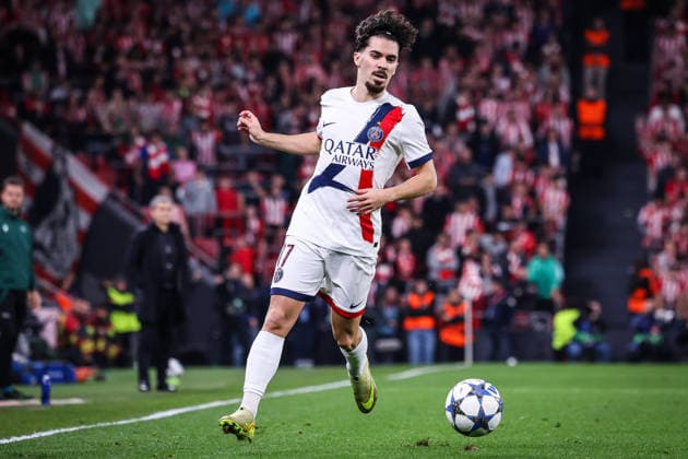 December 10, 2025, Bilbao, Spain, Spain: Vitor MACHADO FERREIRA (Vitinha) of PSG during the UEFA Champions League, League Phase MD6 match between Athletic Club and Paris Saint-Germain (PSG) at San Mames Stadium on December 10, 2025 in Bilbao, Spain. Marcos Calvo Bilbao Spain - ZUMAm308 20251210_zsp_m308_002 Copyright: xMatthieuxMirvillex