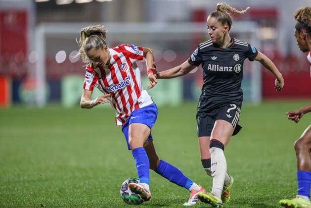 ESP, Madrid, Atletico Madrid vs FC Bayern Munich, Womens Champions League, Football, UEFA, Season 2025 2026, Centro Deportivo Wanda Alcala de Henares, 5 Matchday in picture v l Andrea Medina Atlà tico Madrid 3 , Giulia Gwinn Bayern Munich 7 , Duel DFB DFL REGULATIONS PROHIBIT ANY USE OF PHOTOGRAPHS AS IMAGE SEQUENCES AND OR QUASI VIDEO, 10 12 2025 Copyright: HMBxMedia HendrikxHamelau