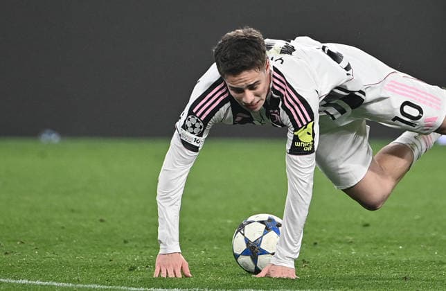 Juventus v Pafos FC - UEFA Champions League TURIN, ITALY, DECEMBER 10: Juventus Kenan Yildiz falls during the League phase UEFA Champions League football match between Juventus and Pafos FC at the Juventus Stadium in Turin, Italy, on December 10, 2025. Isabella Bonotto Anadolu Turin Italy. Editorial use only. Please get in touch for any other usage.  Copyright: x2025xAnadoluxIsabellaxBonottox