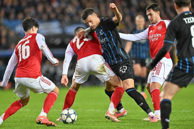 251210 Club Brugge vs Arsenal Mikel Merino (23) of Arsenal and Martin Zubimendi (36) of Arsenal defending on Aleksandar Stankovic (25) of Club Brugge during the Uefa Champions League 6th matchday in the League phase game in season 2025 - 2026 between Club Brugge KV and Arsenal FC on December 10 , 2025 in Brugge, Belgium. (Photo by David Catry Isosport) Brugge Belgium  Copyright: xDavidxCatryx 20251210DC2_0636