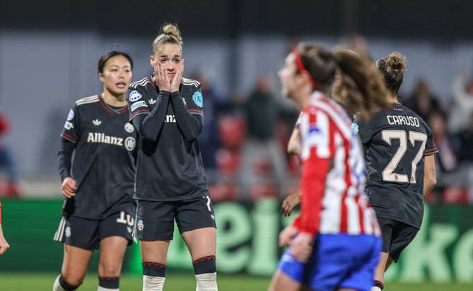 ESP, Madrid, Atletico Madrid vs FC Bayern Munich, WomenÂs Champions League, Football, UEFA, Season 2025 2026, Centro Deportivo Wanda Alcala de Henares, 5 Matchday in picture Giulia Gwinn Bayern Munich 7 misses a penalty against Atletico Madrid, Grief, Emotions, Frustration DFB DFL REGULATIONS PROHIBIT ANY USE OF PHOTOGRAPHS AS IMAGE SEQUENCES AND OR QUASI VIDEO, 10 12 2025 Copyright: HMBxMedia HendrikxHamelau