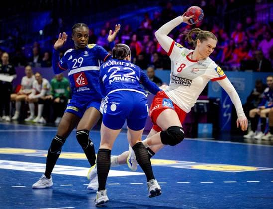 ROTTERDAM - Onacia Ondono (FRA), Tamara Horacek (FRA), and Anne Mette Hansen (DEN) during the quarterfinal of the World Handball Championship between Denmark and France in Ahoy Rotterdam. ANP ROBIN VAN LONKHUIJSEN xVIxANPxSportx xxANPxIVx 544524576 originalFilename: 544524576.jpg