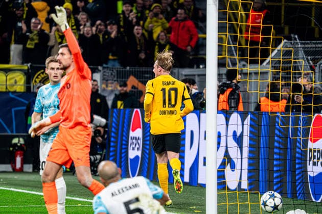 2025-12-10 Borussia Dortmund v FK Bodo Glimt - UEFA Champions League 2025 26 League Phase MD6 DORTMUND, GERMANY - DECEMBER 10: Julian Brandt of Borussia Dortmund celebrates the second goal during the UEFA Champions League 2025 26 League Phase MD6 match between Borussia Dortmund and FK Bodo Glimt at BVB Stadion Dortmund on December 10, 2025 in Dortmund, Germany. (Photo by Gabriel Calvino Alonso BSR Agency) Dortmund Germany Content not available for redistribution in The Netherlands directly or indirectly through any third parties. Copyright: xBSRxAgencyx