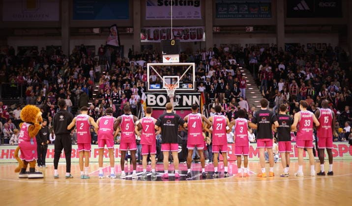 Telekom Baskets Bonn celebrate after victory against SKYLINERS Frankfurt 11 Speiltag Saison 2025 26