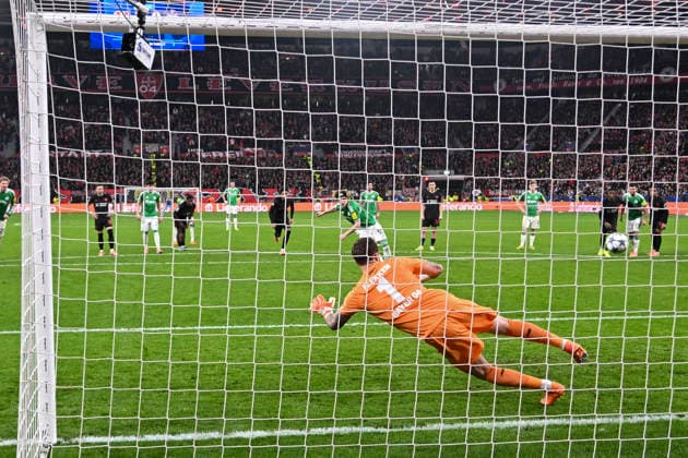 Anthony Gordon United 10 scores to make it 1 1 from the penalty spot 10 12 2025 Soccer Champions League, Bayer Leverkusen vs Newcastle United FC, BayArena, Leverkusen, Copyright: xpepphotox xHorstxMauelshagenx pep00321, pep_20251210_hm_231283