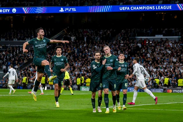 Real Madrid C.F. v Manchester City - UEFA Champions League 2025 26 League Phase MD6 Erling Haaland of Manchester City (C) celebrates his goal with his teammates (from L to R) Nico Gonzalez, Nico OÕReilly, Bernardo Silva, Phil Foden during the UEFA Champions League 2025 26 League Phase MD6 match between Real Madrid C.F. and Manchester City at Estadio Santiago Bernabeu on December 10, 2025 in Madrid, Spain. Madrid Estadio Santiago Bernabeu Madrid Spain Copyright: xAlbertoxGardinx AGardin_20251210_Foot_Cham_ReaMad_ManCity_1117