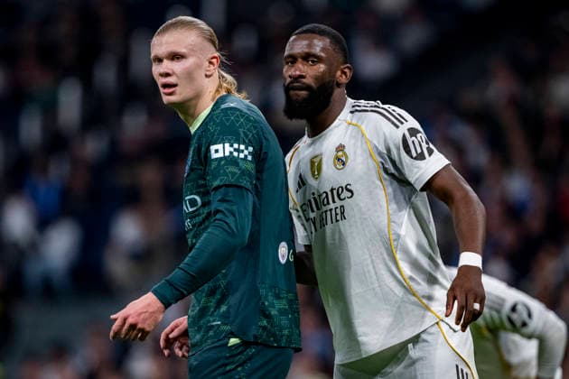 Real Madrid C.F. v Manchester City - UEFA Champions League 2025 26 League Phase MD6 Erling Haaland of Manchester City (L) is in action defended by Antonio Rudiger of Real Madrid (R) during the UEFA Champions League 2025 26 League Phase MD6 match between Real Madrid C.F. and Manchester City at Estadio Santiago Bernabeu on December 10, 2025 in Madrid, Spain. Madrid Estadio Santiago Bernabeu Spain Copyright: xEurasiaxSportxImagesx AGardin_20251210_Foot_Cham_ReaMad_ManCity_1123