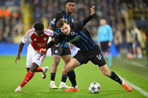 Club Brugge v Arsenal - UEFA Champions League BRUGGE, BELGIUM - DECEMBER 10 : Saka Bukayo forward of Arsenal and Meijer Bjorn defender of Club Brugge during the UEFA Champions League 2025 26 League Phase MD6 match between Club Brugge and Arsenal on December 10, 2025 in Brugge, Belgium, 10 12 2025 Brugge Belgium  Copyright: xNicoxVereeckenx