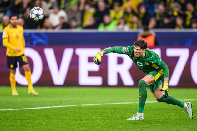 251210 goalkeeper Gregor Kobel of Borussia Dortmund during the UEFA Champions League football match between Borussia Dortmund and Bodo Glimt on December 10, 2025 in Dortmund Photo Marius Simensen BILDBYRAN COP 238 MM0052 bbeng football fotball fotboll soccer uefa champions league mesterligaen bodo glimt borussia dortmund  Copyright: MARIUSxSIMENSEN BB251210ZZ018
