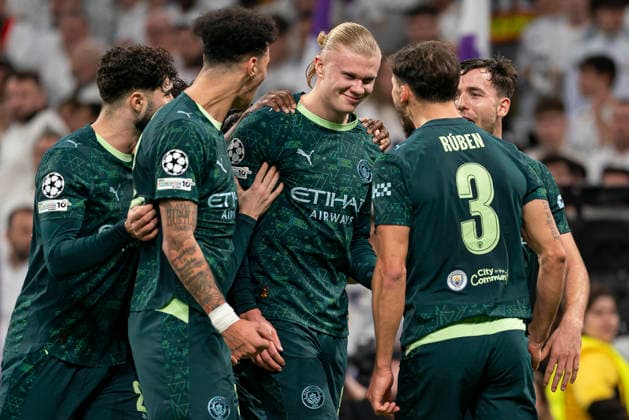 REAL MADRID CF v MANCHESTER CITY FC. CHAMPIONS LEAGUE 2025 2026. ROUND 6. Manchester City FC s players celebrate a goal scored by Erling Haaland during Champions League 2025 2026 match. December 10,2025. (ALTERPHOTOS Ropero) MadridSpain  Copyright: xRoperox