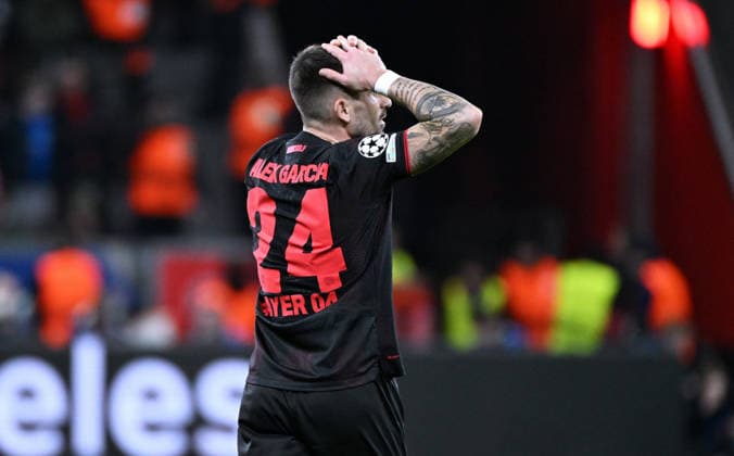 Football, Champions League, Germany, Men, Season 2025 2026, Matchday 6, BayArena Leverkusen Bayer Leverkusen Newcastle United Aleix Garcia LEV Disappointment, Frustration, Action