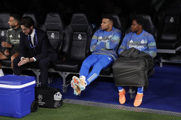 Real Madrid v Manchester City - UEFA Champions League MADRID, SPAIN - DECEMBER 10: Real Madrid’s Kylian Mbappe (L) and Endrick Felipe (R) sit on the bench before the UEFA Champions League Matchday 6 game against Manchester City at Bernabeu Stadium in Madrid, Spain, on December 10, 2025. Burak Akbulut Anadolu Madrid Spain. Editorial use only. Please get in touch for any other usage.  Copyright: x2025xAnadoluxBurakxAkbulutx