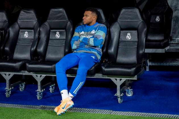 Real Madrid C.F. v Manchester City - UEFA Champions League 2025 26 League Phase MD6 Kylian Mbappe of Real Madrid sits on the bench during the UEFA Champions League 2025 26 League Phase MD6 match between Real Madrid C.F. and Manchester City at Estadio Santiago Bernabeu on December 10, 2025 in Madrid, Spain. Madrid Estadio Santiago Bernabeu Madrid Spain Copyright: xAlbertoxGardinx AGardin_20251210_Foot_Cham_ReaMad_ManCity_1414