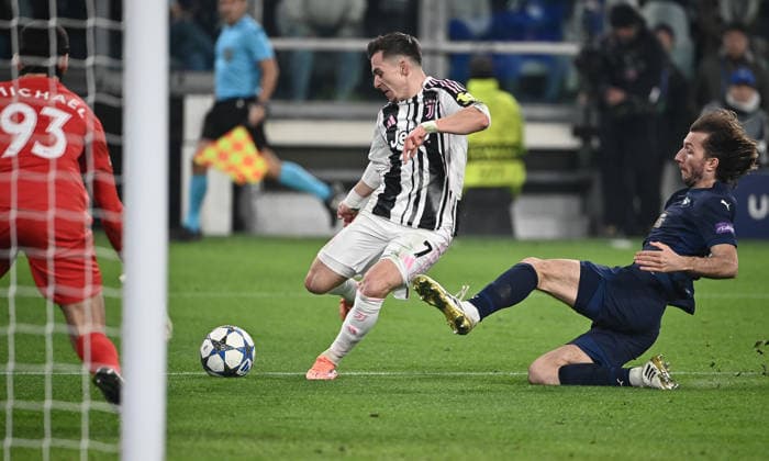 Juventus v Pafos FC - UEFA Champions League TURIN, ITALY, DECEMBER 10: Juventus Francisco Chico Conceicao (C) fight for the ball with Pafos s FC Ivan Sunjic (R) and Pafos s FC goalkeeper Neofytos Michail (L)during the League phase UEFA Champions League football match between Juventus and Pafos FC at the Juventus Stadium in Turin, Italy, on December 10, 2025. Isabella Bonotto Anadolu Turin Italy. Editorial use only. Please get in touch for any other usage.  Copyright: x2025xAnadoluxIsabellaxBonottox