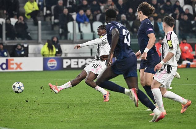 Juventus v Pafos FC - UEFA Champions League TURIN, ITALY, DECEMBER 10: Juventus Jonathan David (L) scores his team s second goal during the League phase UEFA Champions League football match between Juventus and Pafos FC at the Juventus Stadium in Turin, Italy, on December 10, 2025. Isabella Bonotto Anadolu Turin Italy. Editorial use only. Please get in touch for any other usage.  Copyright: x2025xAnadoluxIsabellaxBonottox