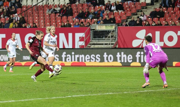 10 12 2025 Soccer Season 2025 2026 1 Womens Soccer Bundesliga 11 Matchday 1 FC Nuremberg FCN Club SG Eintracht Frankfurt SGE Sportfoto Zink DaMa xdaxmax Goal Goal Shot for 1 0 Goalscorer Nastassja Lein 24, 1 FC Nuremberg FCN vs Lina Altenburg 12, Eintracht Frankfurt