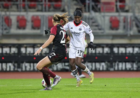 10 12 2025 Soccer Season 2025 2026 1 Womens Soccer Bundesliga 11 Matchday 1 FC Nuremberg FCN Club SG Eintracht Frankfurt SGE Sportfoto Zink DaMa xdaxmax Beatrix Fördös Foerdoes 27, 1 FC Nuremberg FCN Etonam Nicole Anyomi 19, Eintracht Frankfurt