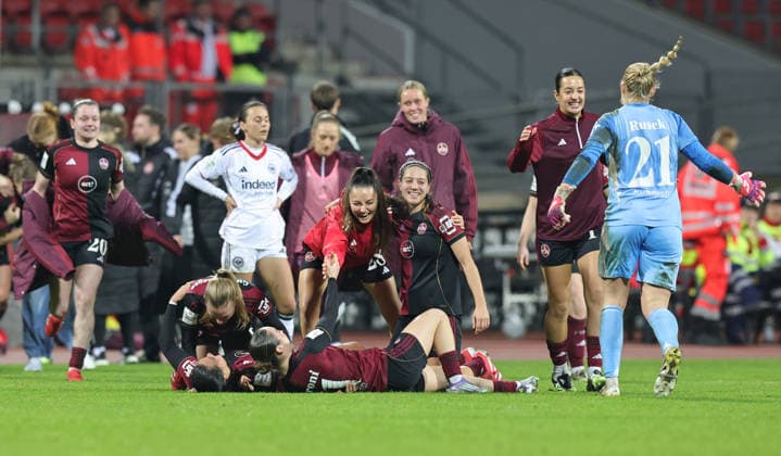 10 12 2025 Soccer season 2025 2026 1 Womens Soccer Bundesliga 11 Matchday 1 FC Nuremberg FCN Club SG Eintracht Frankfurt SGE Sportfoto Zink DaMa xdaxmax cheering joy after the end of the match Team Team of FCN cheers joy after the end of the match