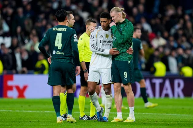 ESP: Real Madrid CF - Manchester City. UEFA Champions League. Matchday 6. Jude Bellingham of Real Madrid CF and Erling Haaland of Manchester City FC during the UEFA Champions League match, between Real Madrid CF and Manchester City, Santiago Bernabeu Stadium on December 10 2025 in Madrid, Spain. kpng Copyright: xCesarxCebollax PS_251210_RMA_MCI_119