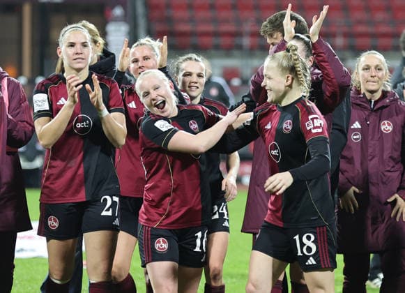 10 12 2025 Soccer Season 2025 2026 1 Womens Soccer Bundesliga 11 Matchday 1 FC Nürnberg FCN Club SG Eintracht Frankfurt SGE Sportfoto Zink DaMa xdaxmax cheering joy after the end of the match Aleigh Gambone 16, 1 FC Nürnberg FCN Franziska Mai 18, 1 FC Nürnberg FCN Team Team of FCN cheering joy after the end of the match