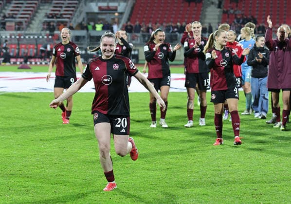 10 12 2025 Soccer season 2025 2026 1 Womens Soccer Bundesliga 11 Matchday 1 FC Nuremberg FCN Club SG Eintracht Frankfurt SGE Sportfoto Zink DaMa xdaxmax cheering joy after the end of the match Jacqueline Baumgärtel Baumgaertel 20, 1 FC Nuremberg FCN and team Team of FCN cheering joy after the end of the match
