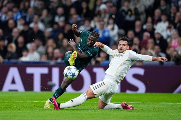 December 10, 2025, Madrid, Madrid, Spain: Jeremy Doku of Manchester City shoots during the UEFA Champions League 2025 26 League Phase MD6 match between Real Madrid C.F. and Manchester City at Bernabeu stadium on December 10, 2025 in Madrid, Spain. Madrid Spain - ZUMAa181 20251210_zaa_a181_309 Copyright: xDennisxAgyemanx