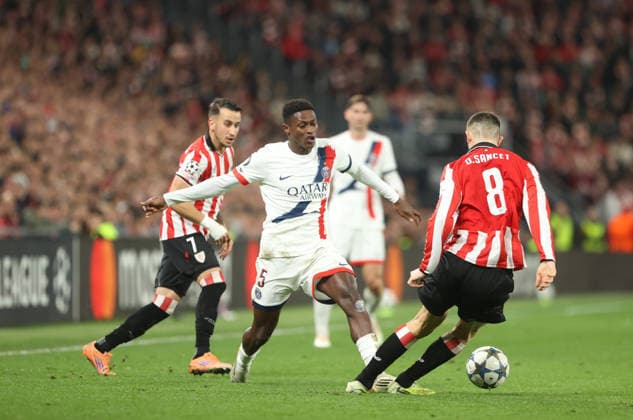 Athletic Club v Paris Saint-Germain - UEFA Champions League 2025 26 League Phase MD1 Athletic Club v Paris Saint-Germain PSG - UEFA Champions Nuno Mendes (Paris Saint-Germain) and Oihan Sancet (Athletic Club) battle for the ball, Credit:Juan Lazkano Avalon Spain, Basque Country, Bilbao, San Mames  Copyright: xJuanxLazkanox xAvalonx 1058255773