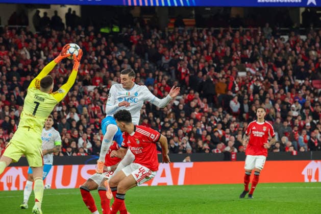 December 10, 2025, Lisbona, Lisbona, PORTOGALLO: Lorenzo Lucca of SSC Napoli During the pre-match press conference, PK, Pressekonferenz on December 10, 2025, between FC Benfica and SCC Napoli in the Champions League at the Da Luz Stadium in Lisbon..In the photo: Lisbona PORTOGALLO - ZUMAs236 20251210_aap_s236_084 Copyright: xFabioxSassox