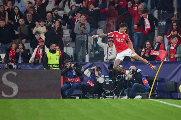 UEFA Champions League - SL Benfica v Napoli LISBON, PORTUGAL - DECEMBER 10: Elif Elmas of Napoli celebrates after scoring his team s first goal during the UEFA Champions League 2025 26 League Phase MD6 match between SL Benfica and Napoli at Estadio da Luz on December 10, 2025 in Lisbon, Portugal. (Photo by RSM Press via Photo Players Images Magara press) Lisbon Estadio da Luz Portugal Copyright: xx