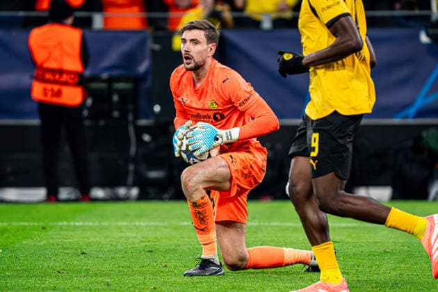 2025-12-10 Borussia Dortmund v FK Bodo Glimt - UEFA Champions League 2025 26 League Phase MD6 DORTMUND, GERMANY - DECEMBER 10: goalkeeper Nikita Haikin of FK Bodo Glimt looks on during the UEFA Champions League 2025 26 League Phase MD6 match between Borussia Dortmund and FK Bodo Glimt at BVB Stadion Dortmund on December 10, 2025 in Dortmund, Germany. (Photo by Gabriel Calvino Alonso BSR Agency) Dortmund Germany Content not available for redistribution in The Netherlands directly or indirectly through any third parties. Copyright: xBSRxAgencyx