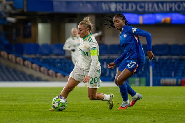 Giada Greggi (20 Roma) is under pressure from Oriane Jean-Francois (27 Chelsea) during the match between Chelsea and Roma in the UEFA Women s Champions League - League Stage at Stamford Bridge, London, England on Wednesday 10th December 2025. Copyright: xClairexJeffreyx xSPPx Sportspressphoto_SPR72789