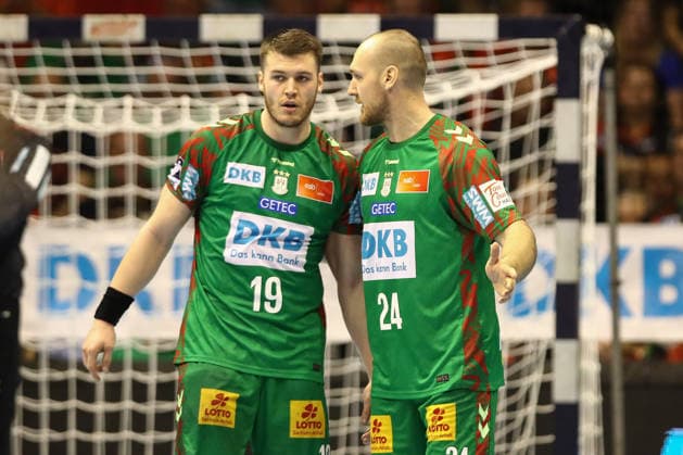 10 12 2025, xtgx, SC Magdeburg MT Melsungen v l Elvar Orn Jonsson Magdeburg, 19 , Christian O Sullivan Magdeburg, 24 Magdeburg