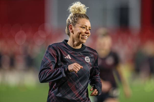 ESP, Madrid, Atletico Madrid vs FC Bayern Munich, WomenÂs Champions League, Football, UEFA, Season 2025 2026, Centro Deportivo Wanda Alcala de Henares, 5 Matchday in picture Linda Dallmann Bayern Munich 10 DFB DFL REGULATIONS PROHIBIT ANY USE OF PHOTOGRAPHS AS IMAGE SEQUENCES AND OR QUASI VIDEO, 10 12 2025 Copyright: HMBxMedia HendrikxHamelau