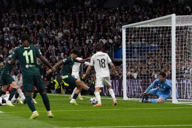 UEFA Champions League Real Madrid and Manchester City in Madrid, Spain - 10 Dec 2025 Nico O Reilly (33) of Manchester City seen in action during the UEFA Champions League match between Real Madrid and Manchester City at the Santiago Bernabéu Stadium. Final score Real Madrid 1 : 2 Manchester City Madrid Spain Copyright: xDavidxCanalesx xSOPAxImagesx DCUCLRmMCity251210-21