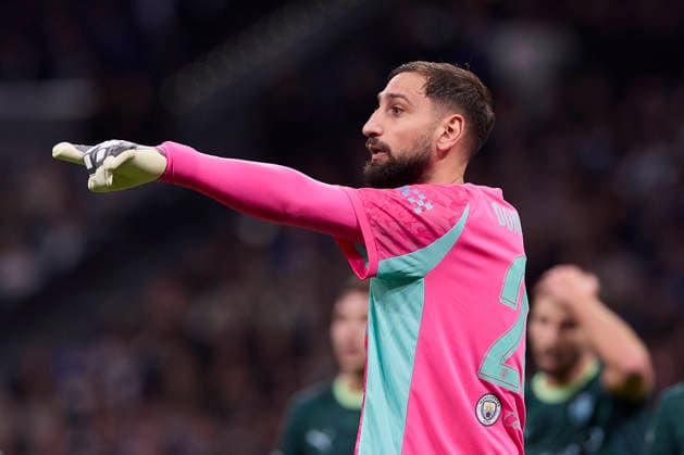 Real Madrid CF Vs Manchester City in Madrid, Spain - 10 Dec 2025 Gianluigi Donnarumma of Manchester City seen in action during the UEFA Champions League 2025 2026 first round day 6 football match between Real Madrid CF and Manchester City at Santiago Bernabeu Stadium. Final score Real Madrid CF 1 : 2 Manchester City Madrid Spain Copyright: xFedericoxTitonex xSOPAxImagesx FTITONE_037