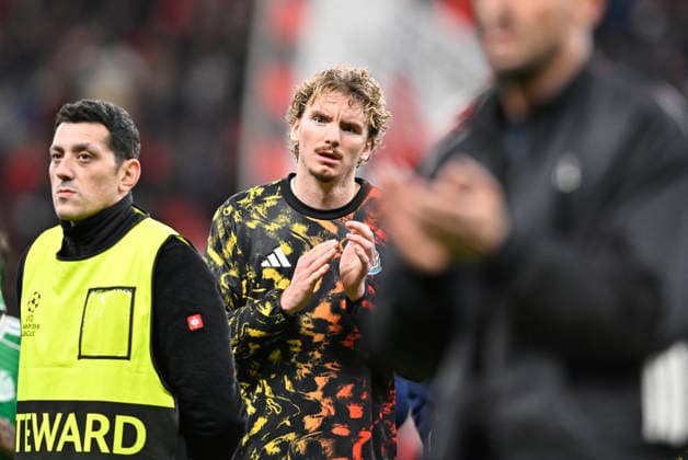 Nick Woltemade NEW clapping after the match, Football Champions League, Matchday 6, Bayer 04 Leverkusen Newcastle United NEW 2 2, on 10 12 2025 in Leverkusen Germany UEFA regulations prohibit any use of photographs as image sequences and or quasi video Â