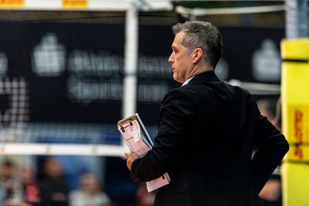 10 12 2025, GER, Volleyball, Women, Season 25 26, ZOI DVV Pokal, Semifinal, VfB 91 Suhl Lotto Thueringen Dresdner SC Laszlo Hollosy VfB Suhl Lotto Thueringen 98527 Suhl Sporthalle Wolfsgrube Thüringen Germany