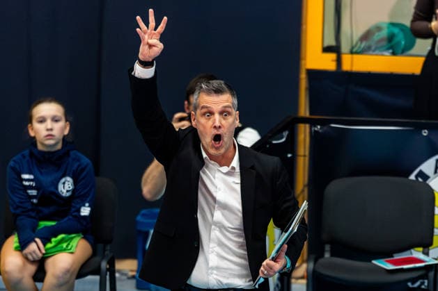 10 12 2025, GER, Volleyball, Women, Season 25 26, ZOI DVV Pokal, Semifinal, VfB 91 Suhl Lotto Thueringen Dresdner SC Laszlo Hollosy VfB Suhl Lotto Thueringen 98527 Suhl Sporthalle Wolfsgrube Thüringen Germany