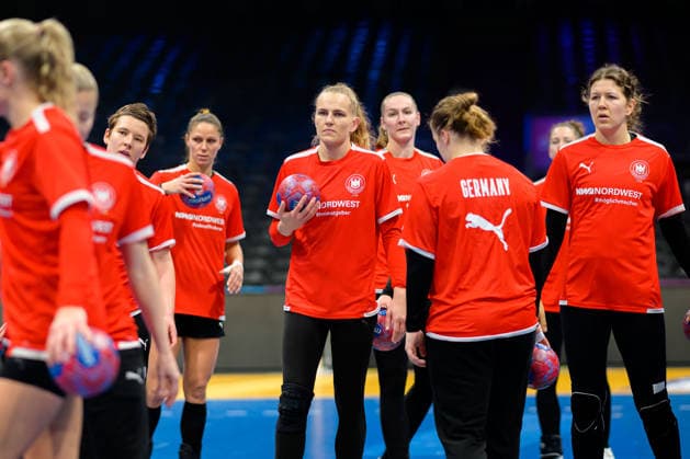 Handball, Womens World Championship Germany Training Annika Lott Germany , Marie Steffen Germany Rotterdam Ahoey Netherlands